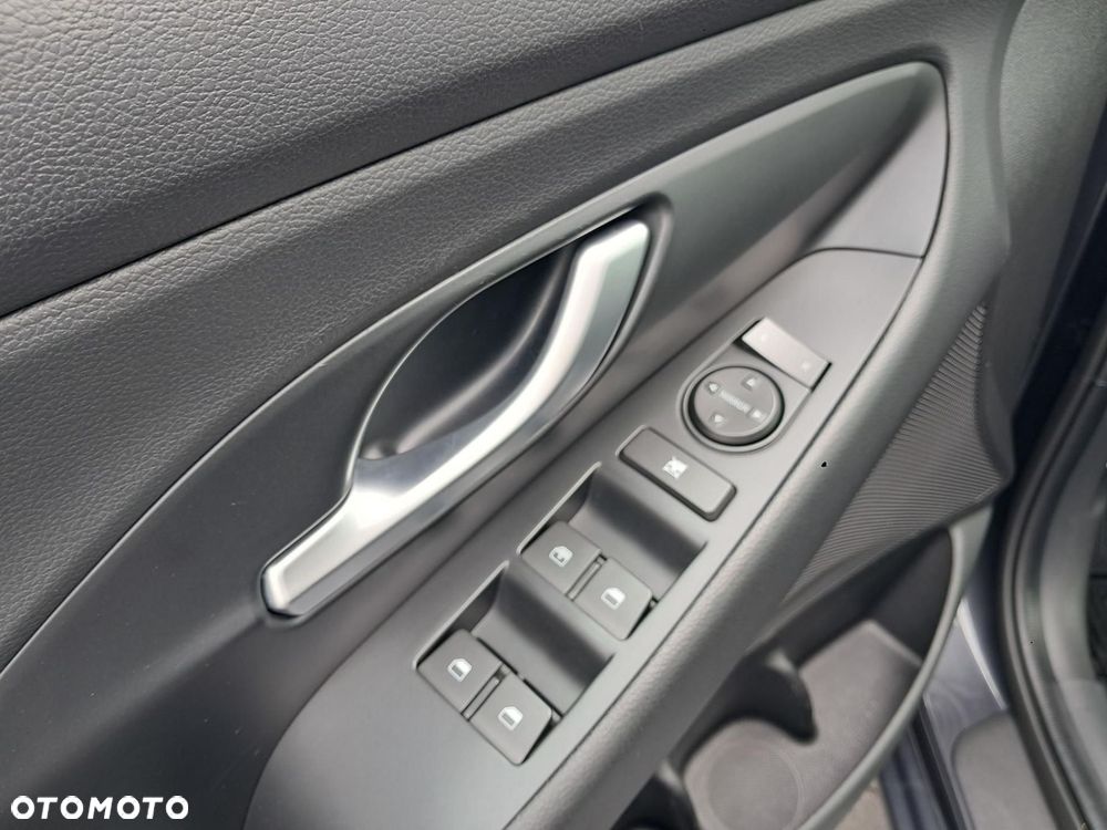 Hyundai i30 1.5 DPI Smart - 24