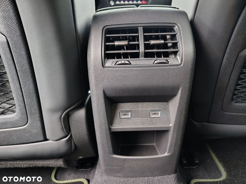 Peugeot 408 - 10