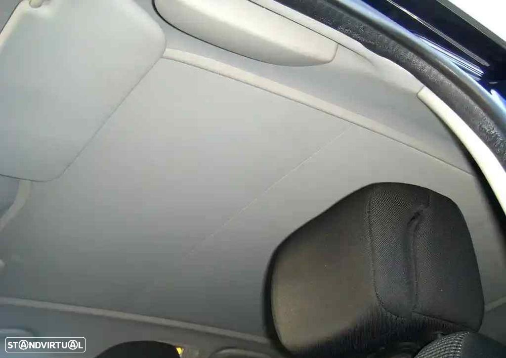 Peugeot 5008 1.6 HDi 5L Allure J17 - 19