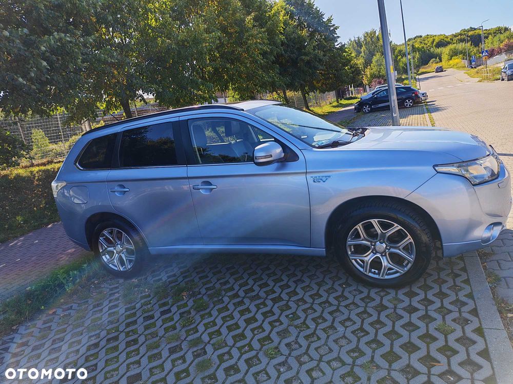 Mitsubishi Outlander - 3