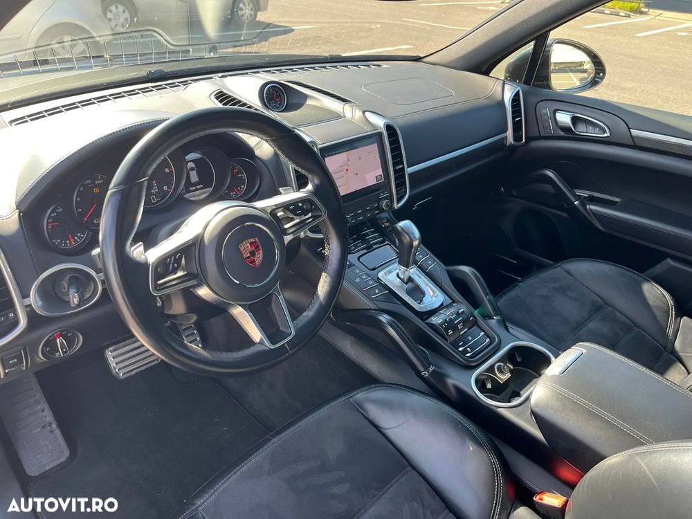 Porsche Cayenne - 7
