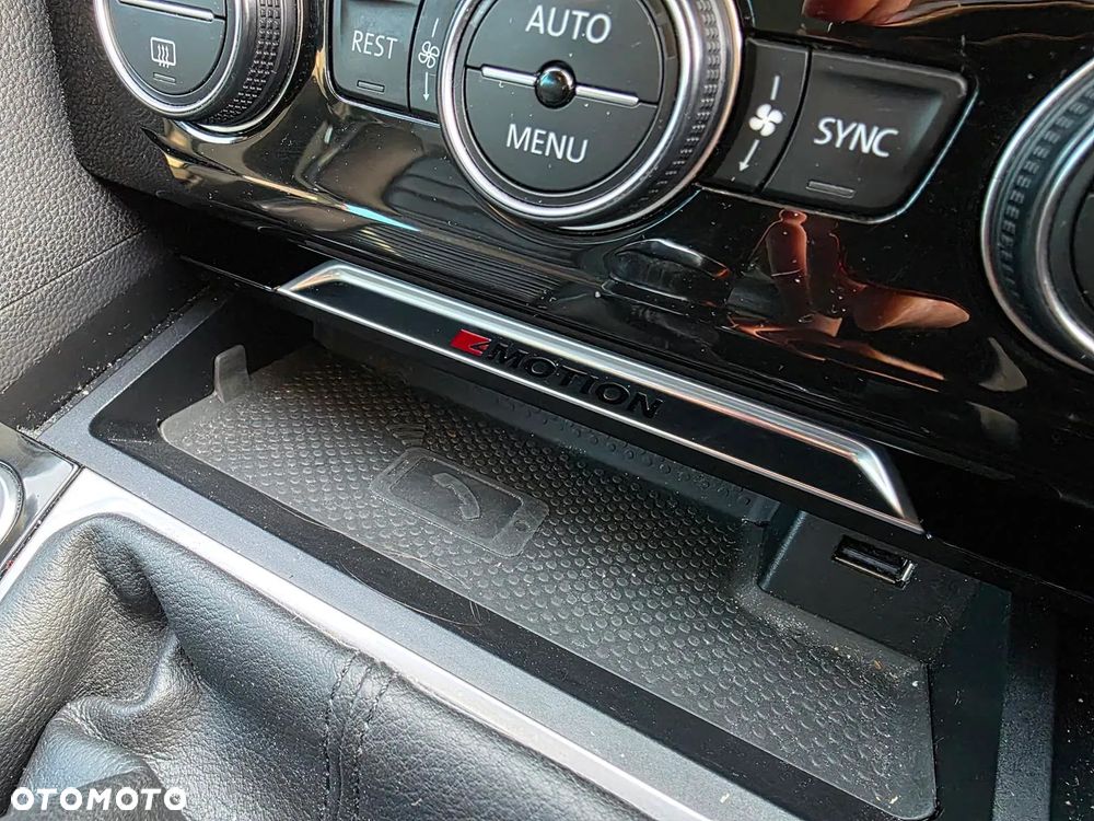 Volkswagen Passat Variant 2.0 TDI BMT 4Mot Highline - 25