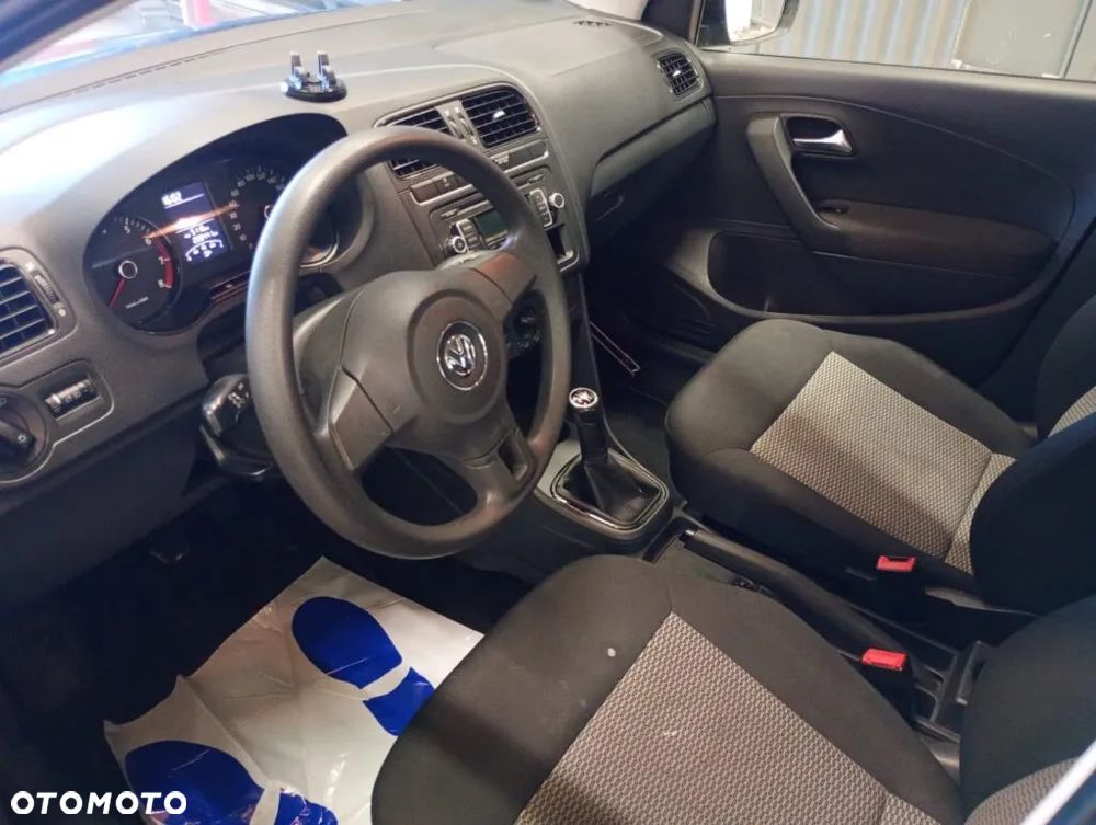 Volkswagen Polo 1.4 MATCH - 6