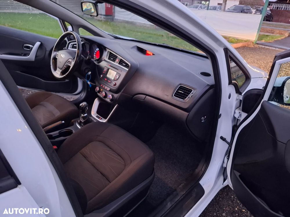 Kia Ceed 1.6 GDI Dream-Team Edition - 8