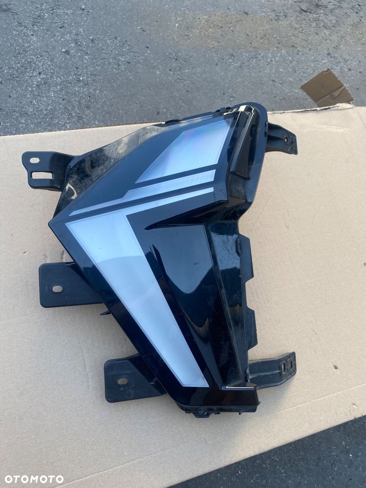 RENAULT CAPTUR II 2 Lift 24- > LAMPA LEDOWA ŚWIATŁO DO JAZDY DZIENNEJ DRL LEWA LAMPA PRZEDNIA ZDERZAKA W ZDERZAK PRZEDNI LED LEWY PRZÓD LEDOWY HALOGEN 266058468R - 1