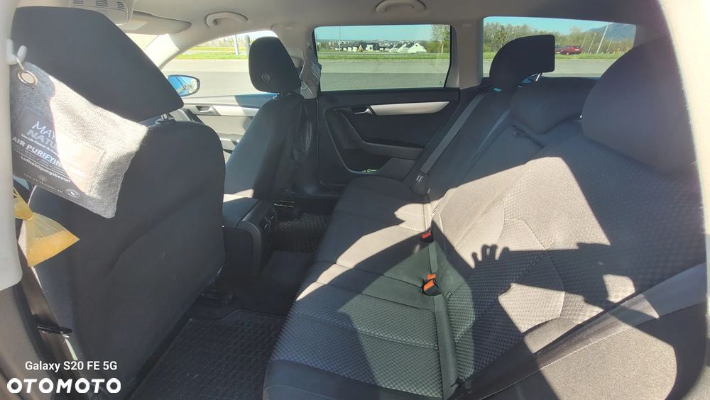 Volkswagen Passat 2.0 TDI DSG Highline - 15