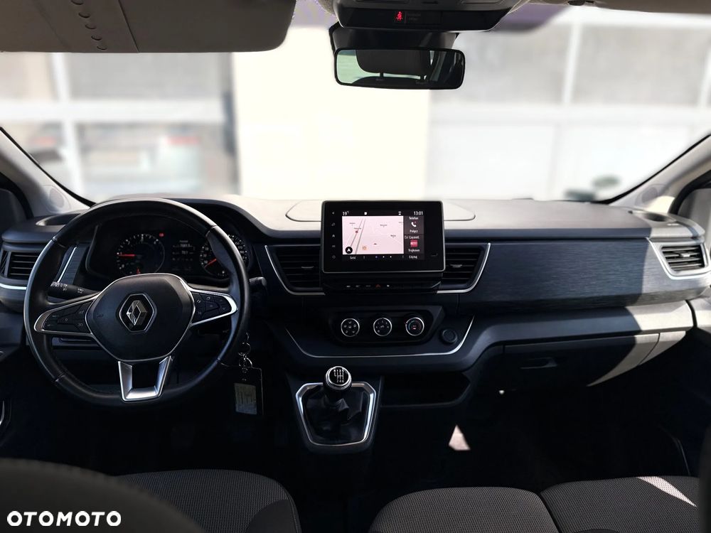 Renault Trafic 2.0 dCi - 11