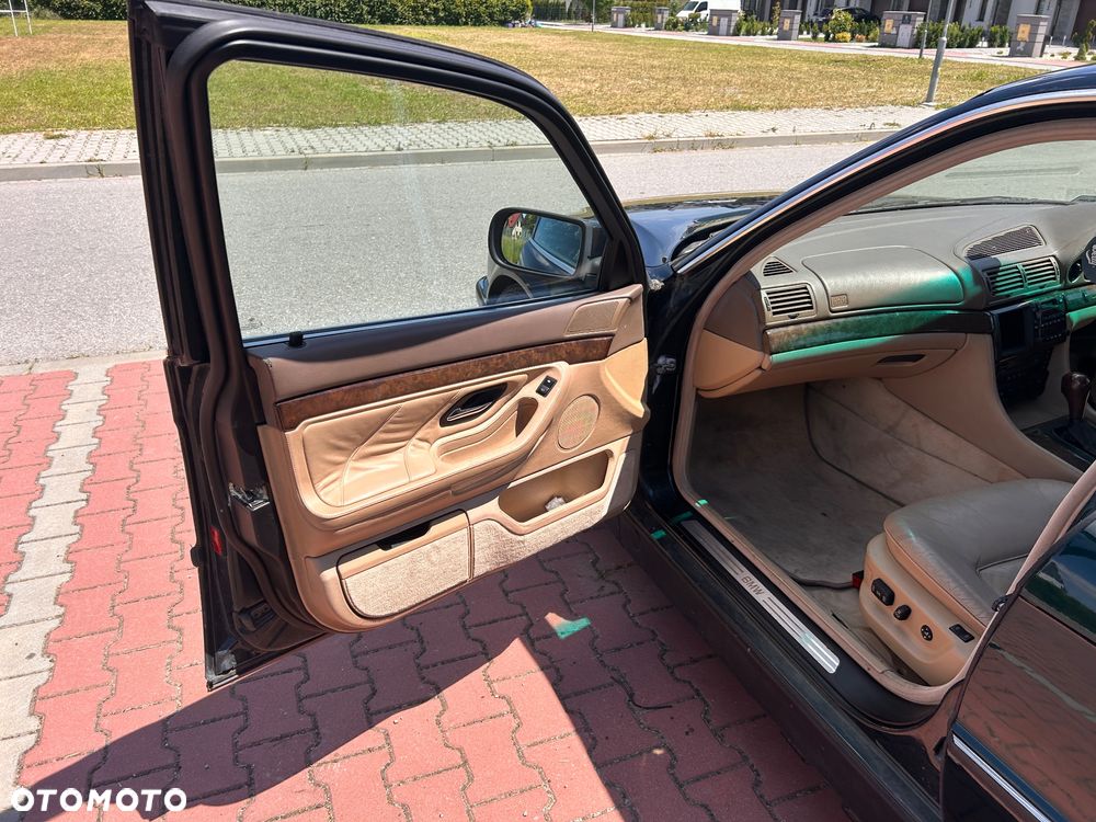 BMW Seria 7 750iL - 12