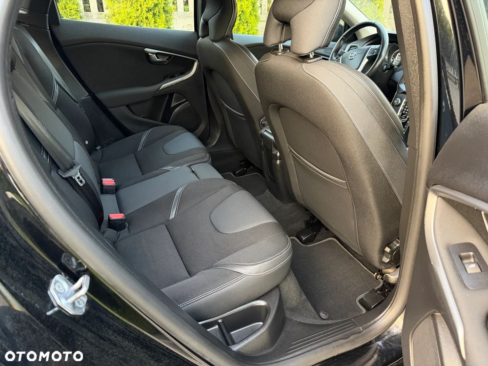 Volvo V40 D2 Geartronic Momentum - 22