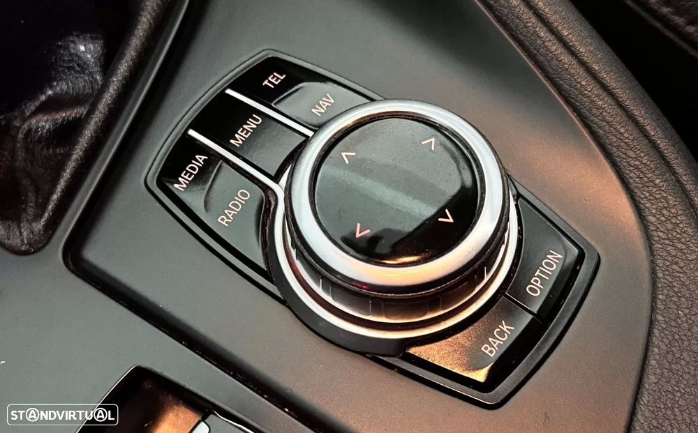 BMW X1 18 d sDrive Auto xLine - 29
