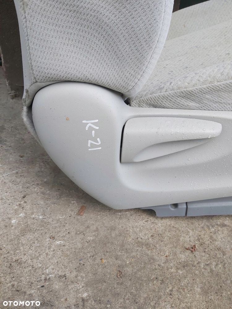 TOYOTA SIENNA fotel fotele przód tył 8 osób - 7