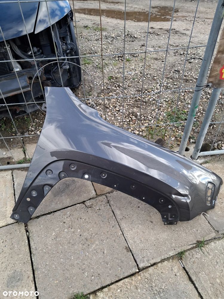 Jeep Renegade 14-24 blotnik prawy - 1