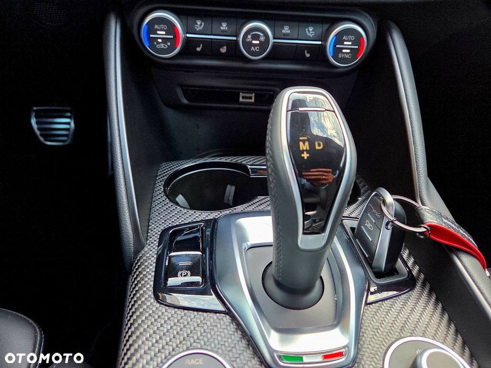 Alfa Romeo Giulia 2.9 Bi Turbo V6 Quadrifoglio - 11
