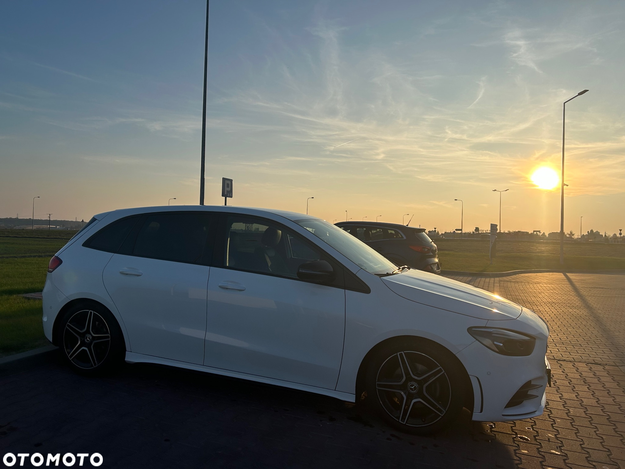 Mercedes-Benz Klasa B 200 d 8G-DCT AMG Line - 4