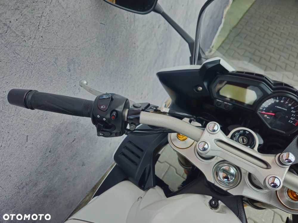 Yamaha FZ - 20