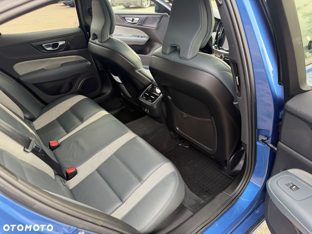 Volvo S60 T6 AWD Geartronic RDesign - 27