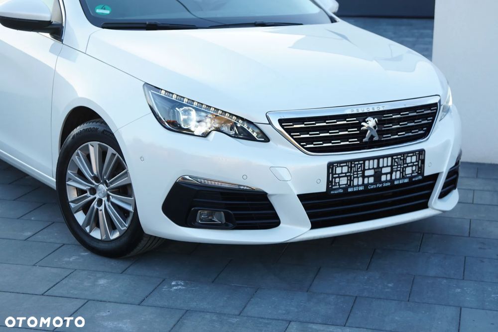 Peugeot 308 BlueHDi 130 Stop & Start Allure Business-Paket - 5