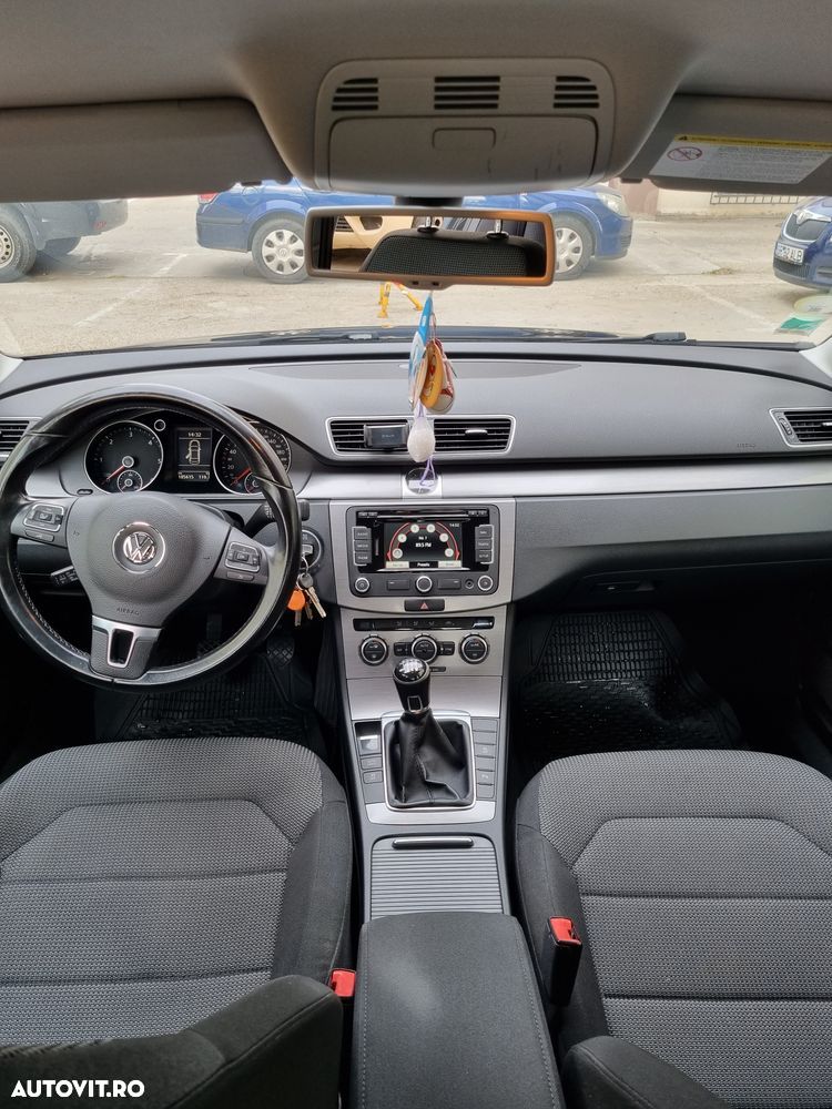Volkswagen Passat - 9