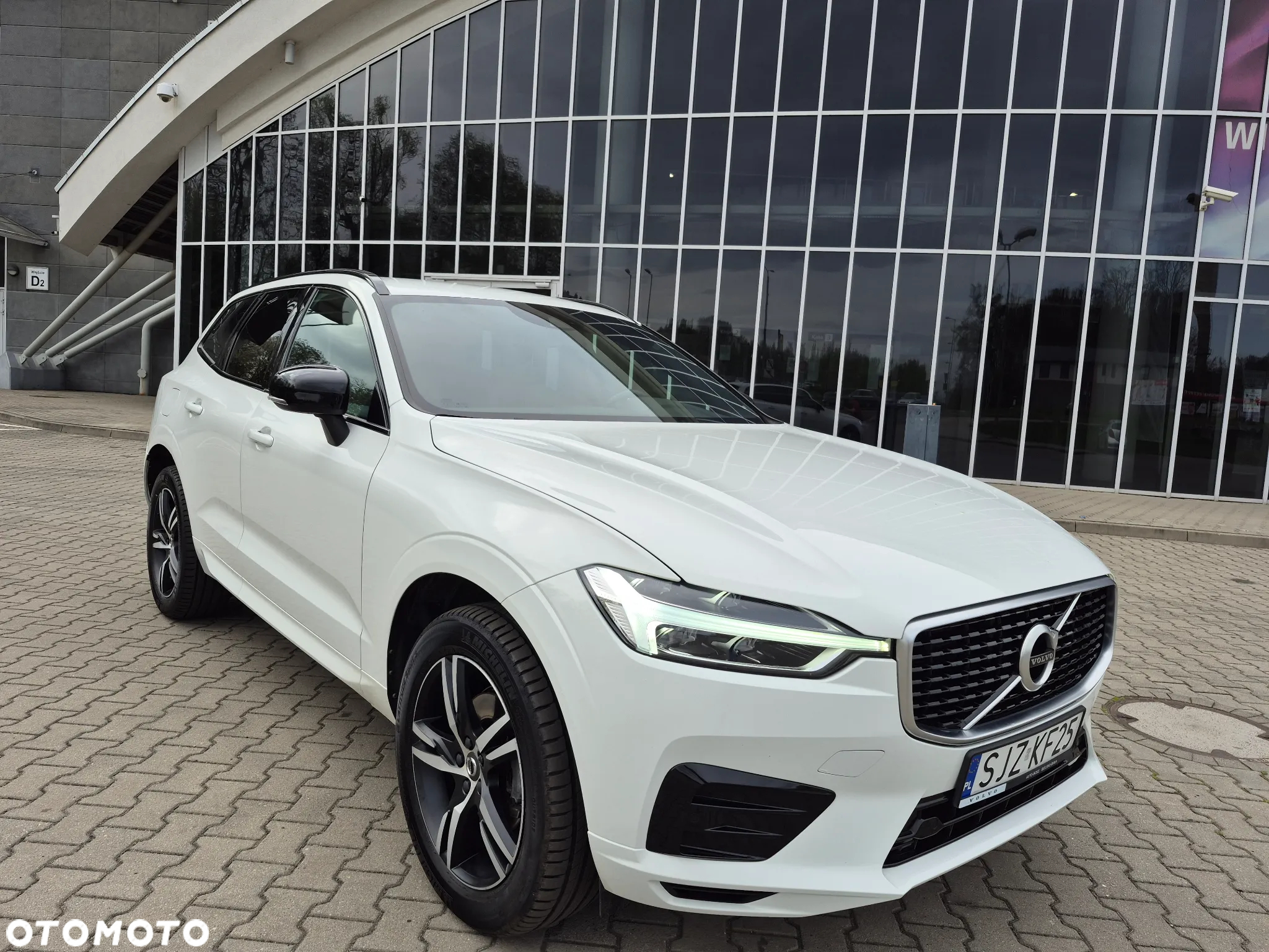 Volvo XC 60 D4 R-Design - 3