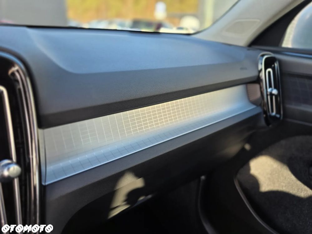 Volvo XC 40 T3 Momentum Pro - 18