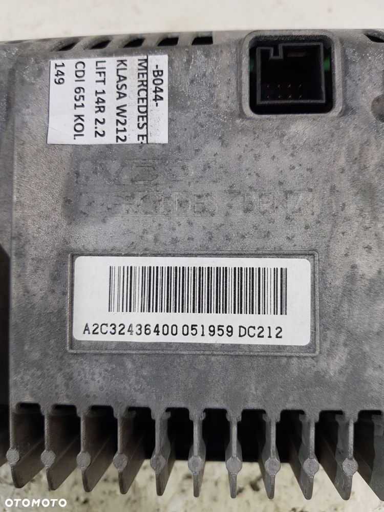wyświetlacz radia a2129014706 mercedes e-klasa w212 lift eu 2.2 cdi - 10