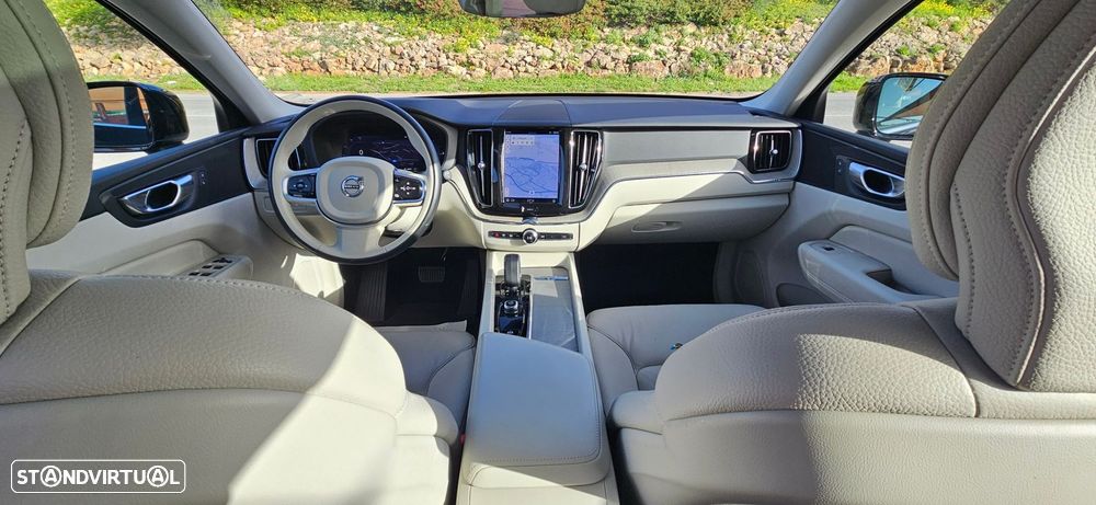 Volvo XC 60 2.0 T6 PHEV Core AWD - 17