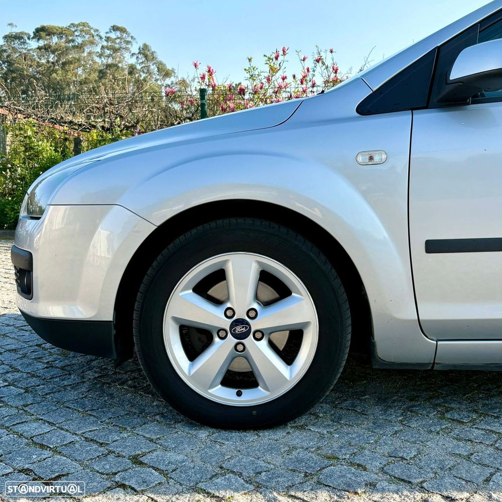 Ford Focus 1.4 16V S - 14