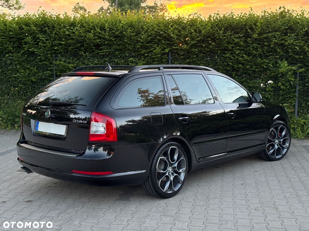 Skoda Octavia 2.0 TDI CR DPF DSG RS - 20