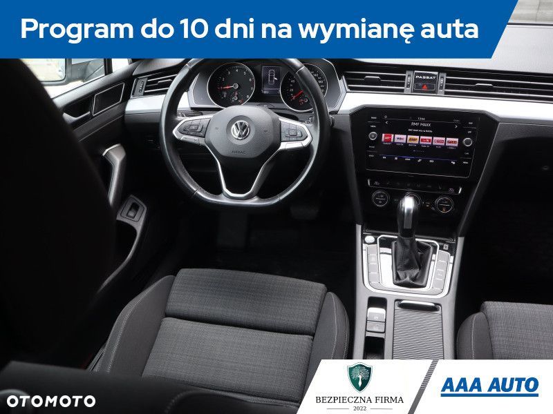 Volkswagen Passat - 9