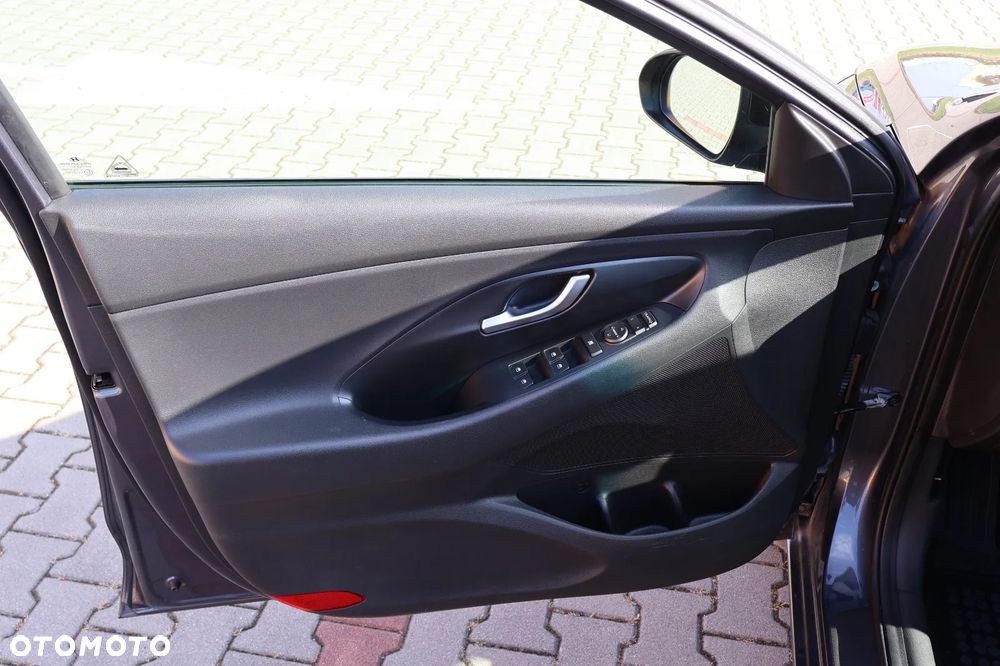 Hyundai i30 1.4 GO - 17