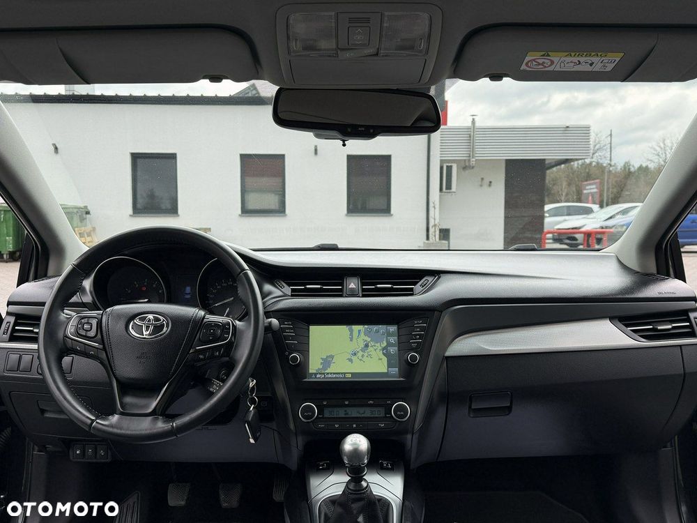 Toyota Avensis 1.8 Premium - 5