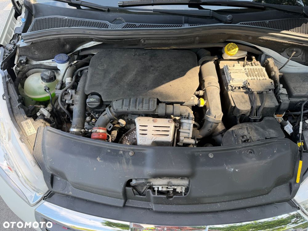 Peugeot 208 - 37