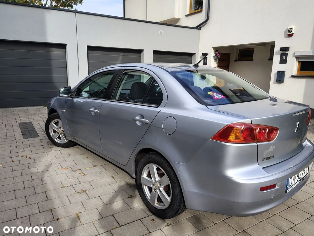 Mitsubishi Lancer 2010 photo 3