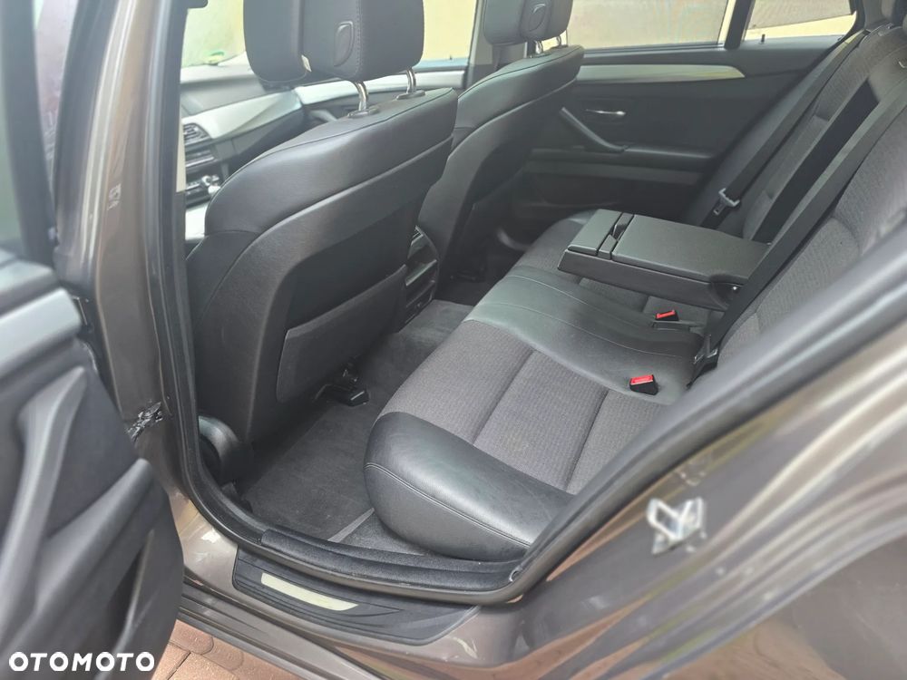 BMW Seria 5 525d Sport-Aut - 19