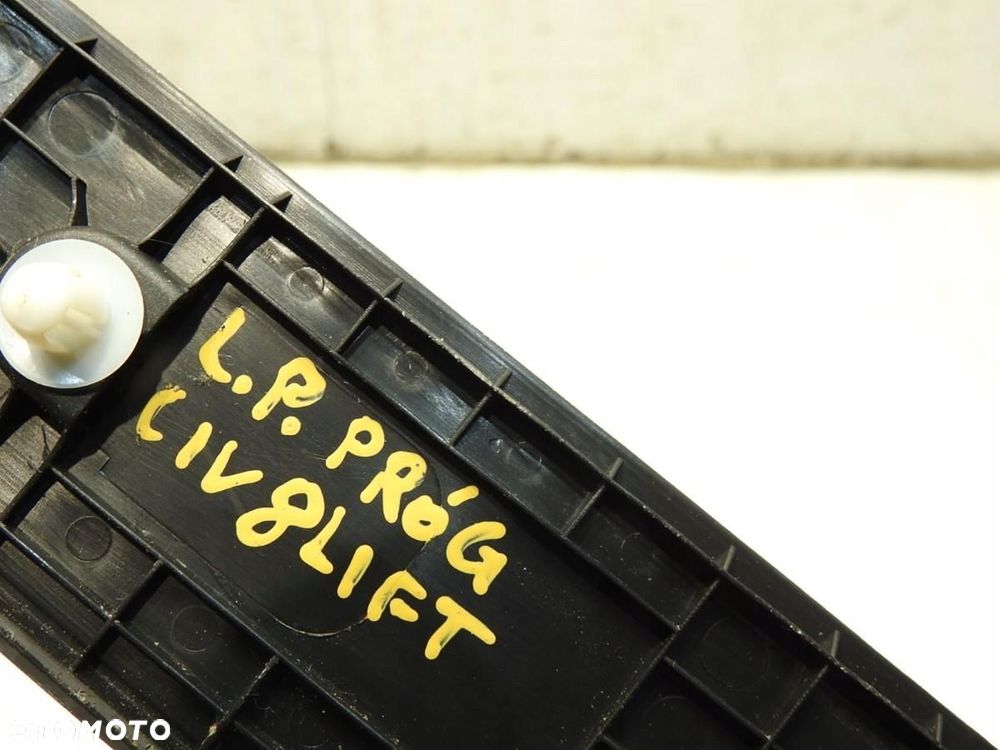 NAKŁADKA PROGU LEWA PRZÓD HONDA CIVIC VIII 84252SMGE012 - 2