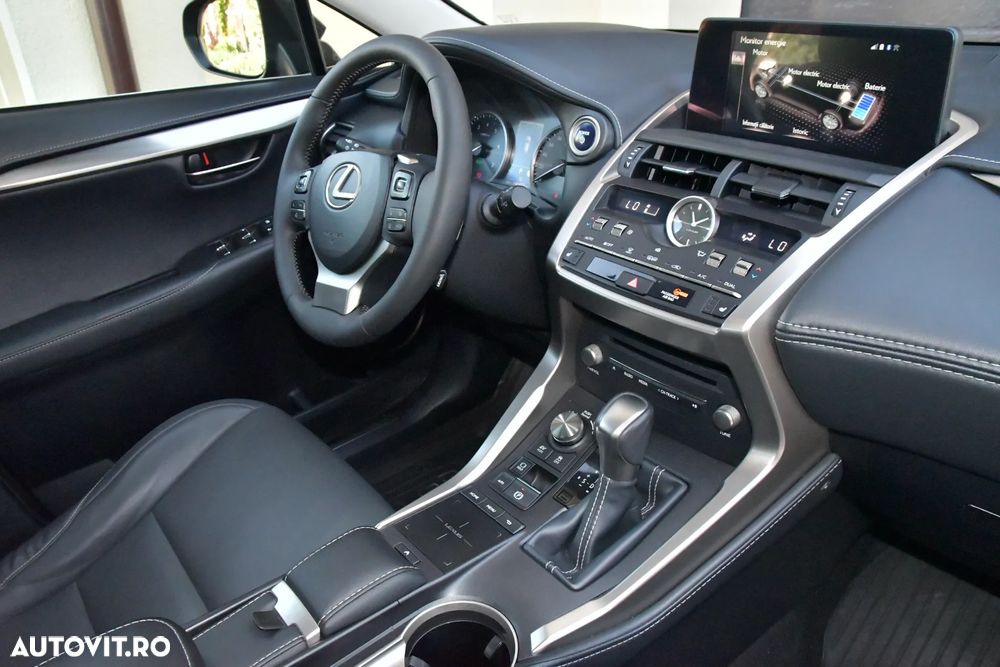 Lexus Seria NX 300h E-FOUR Business Edition - 36