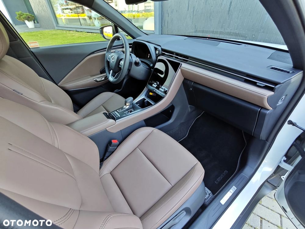 Lexus LBX 1.5 Hybrid Elegant - 4