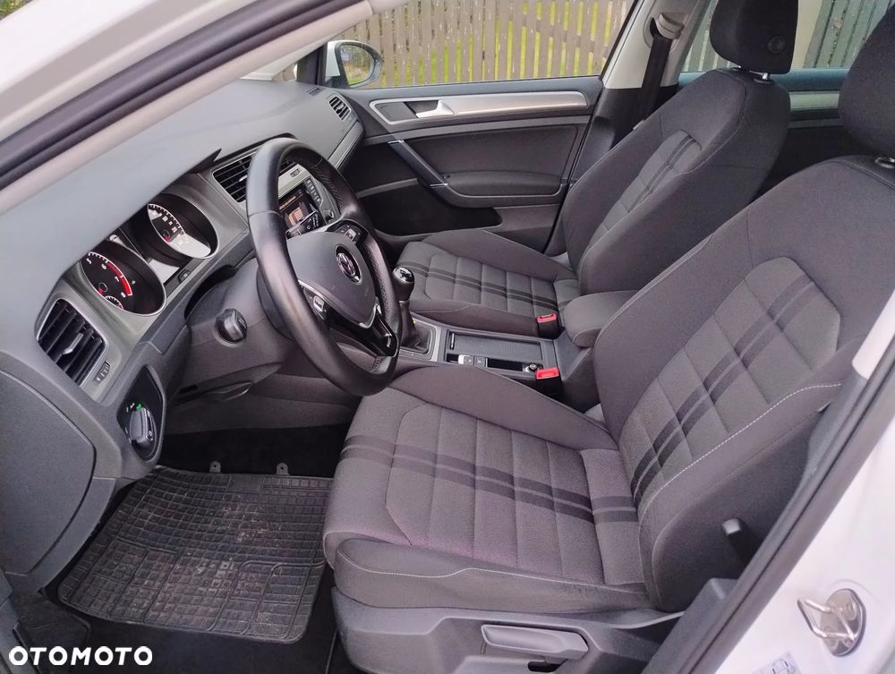 Volkswagen Golf - 18