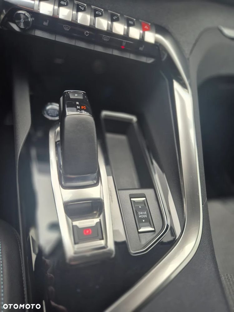 Peugeot 3008 225 e-EAT8 Allure Pack - 22