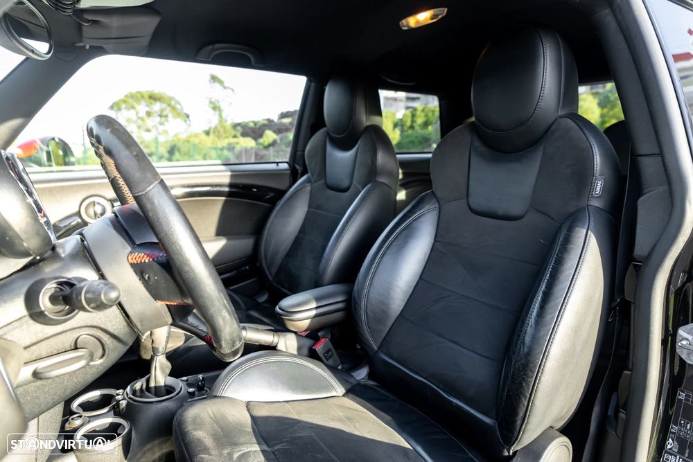 MINI 3 Portas John Cooper Works - 40