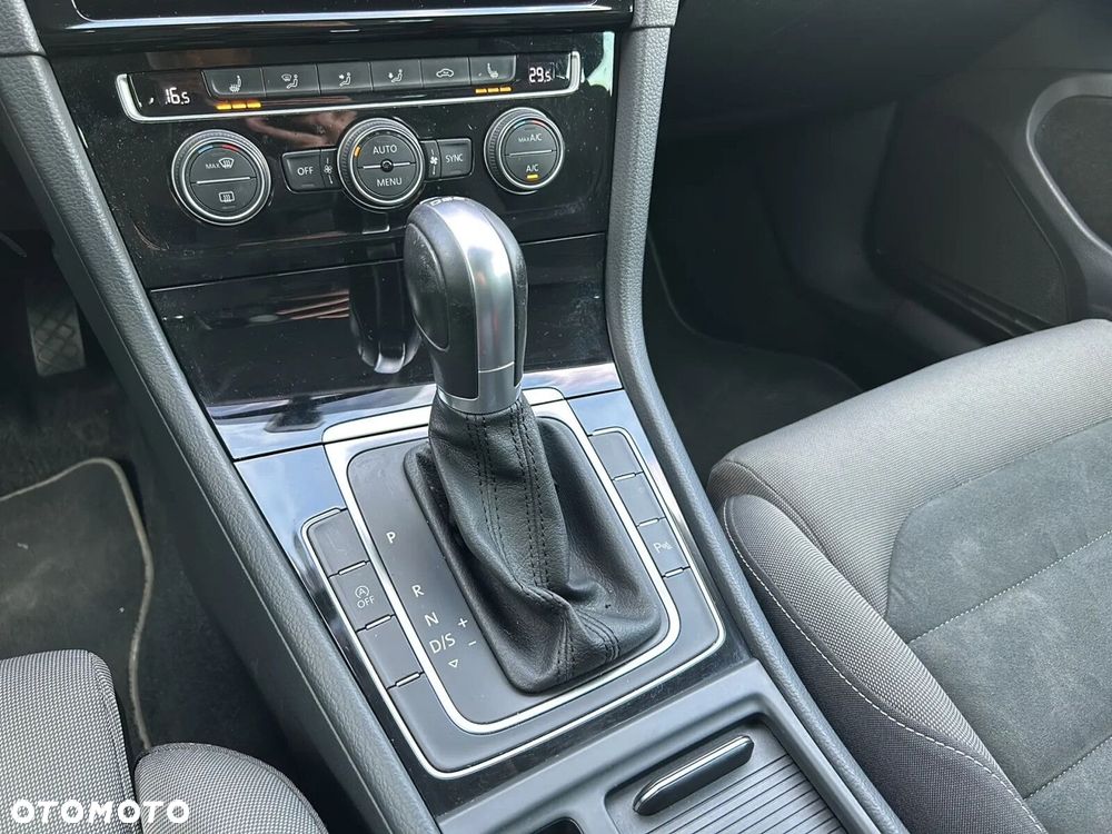 Volkswagen Golf 1.5 TSI BMT Evo Highline DSG - 25