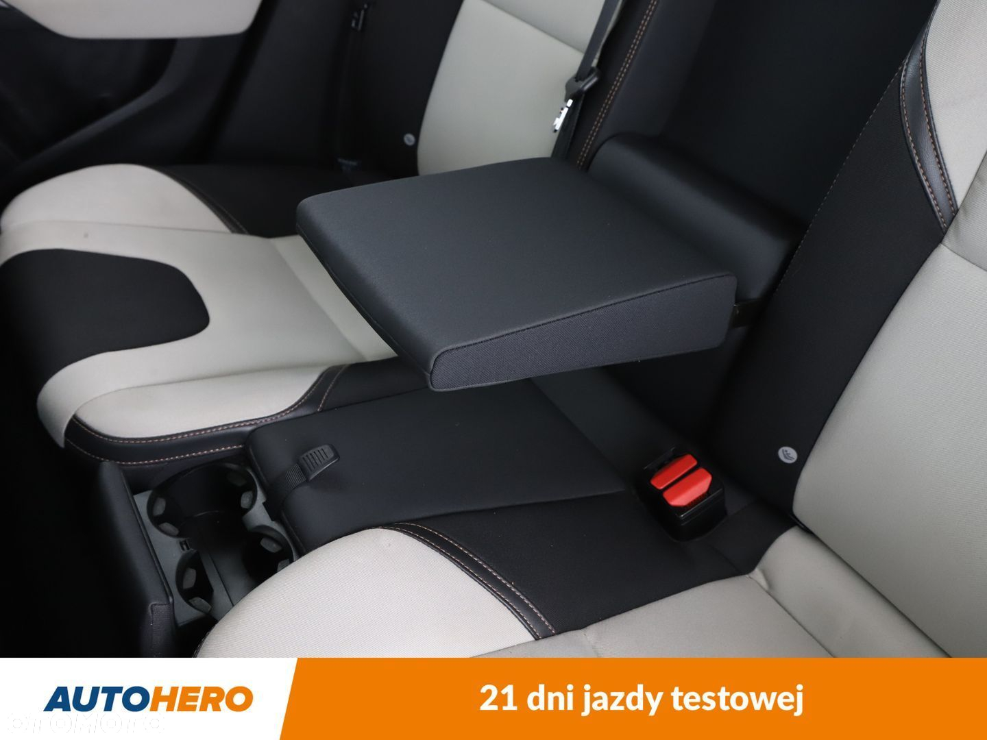 Volvo V40 Cross Country - 31
