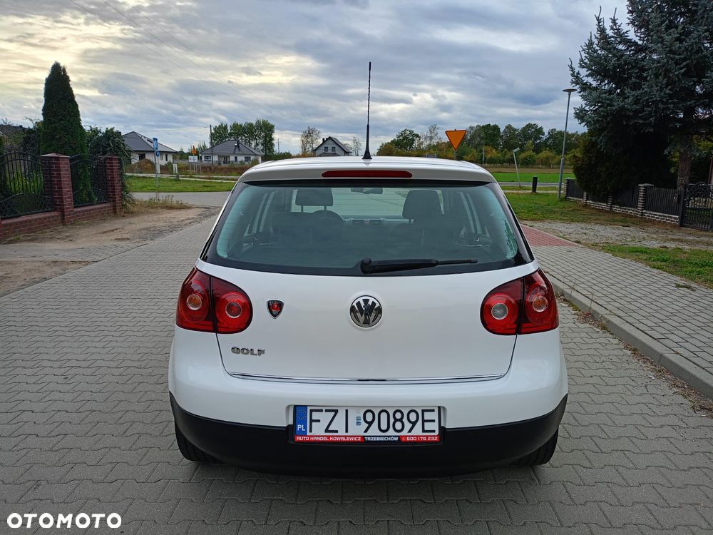 Volkswagen Golf - 6