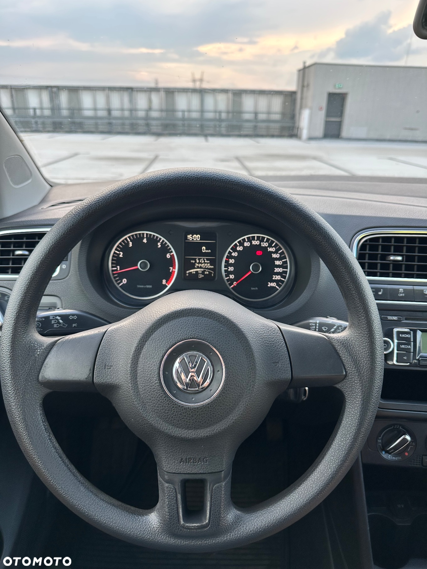 Volkswagen Polo 1.4 FSI Sportline - 16