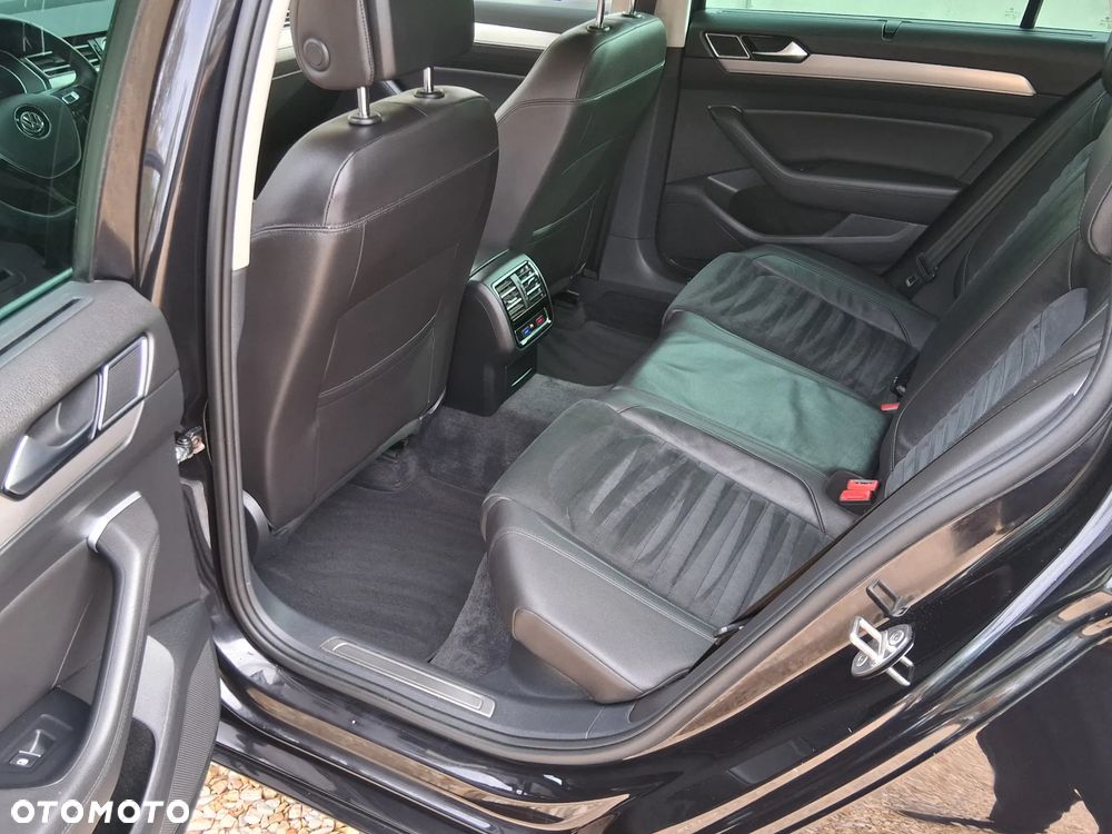 Volkswagen Passat - 15