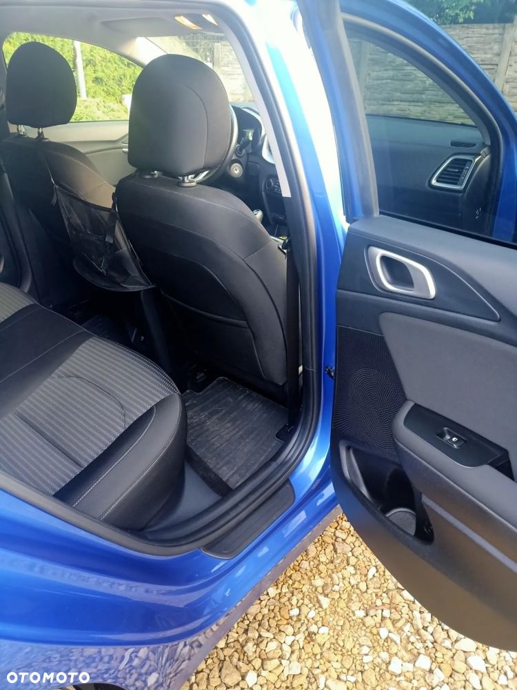 Kia Ceed - 13