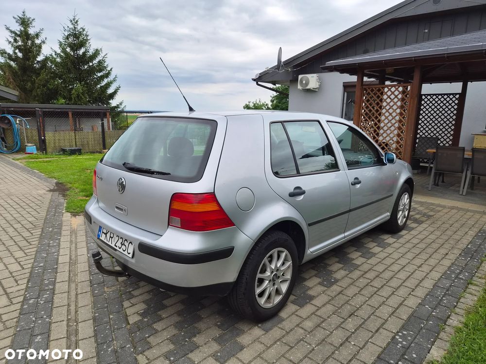 Volkswagen Golf - 4