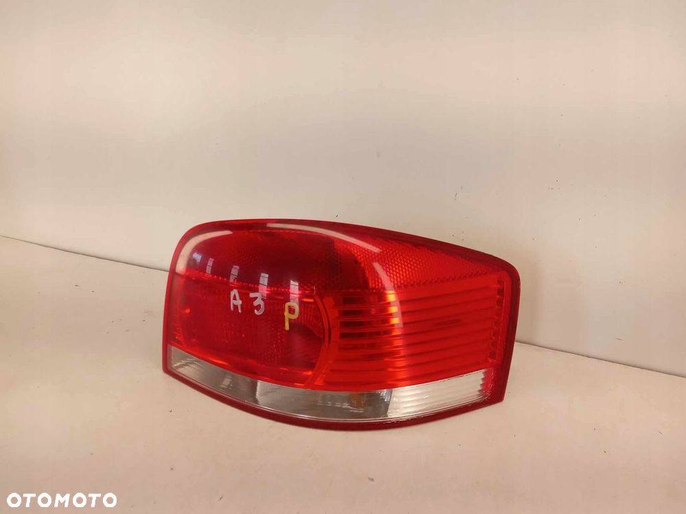 LAMPA PRAWA TYLNA TYŁ AUDI A3 8P 03-05 - 2