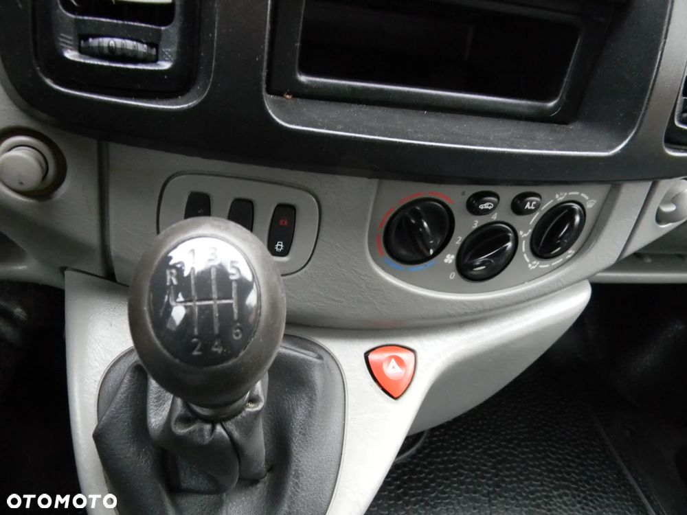 Opel Vivaro - 31
