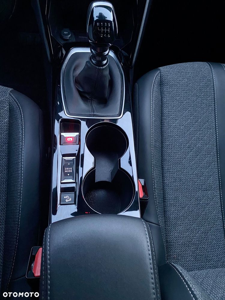 Peugeot 2008 1.2 PureTech Allure S&S - 18